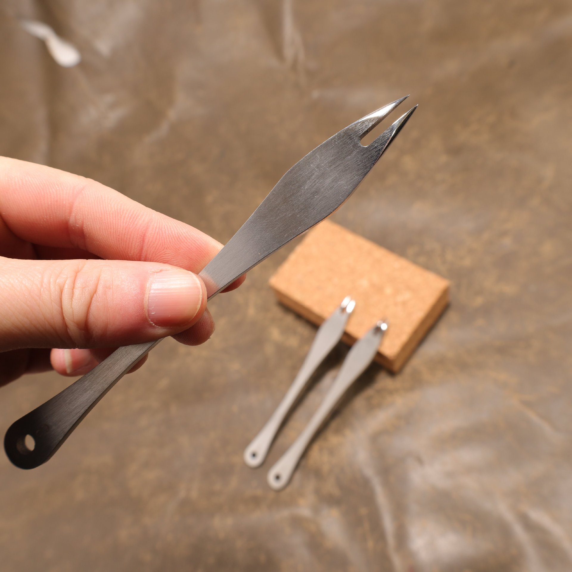 Adjustable Leather Wing Divide - Wing Divider Stitch recension och pris
