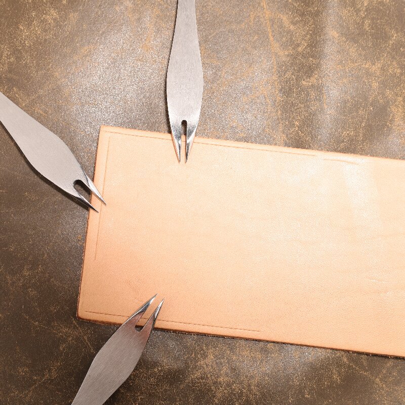 Adjustable Leather Wing Divide - Wing Divider Stitch recension och pris