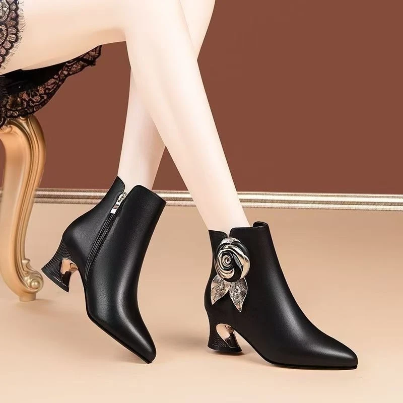 Autumn Winter Booties Leather  - Leatherwork Flowers recension och pris