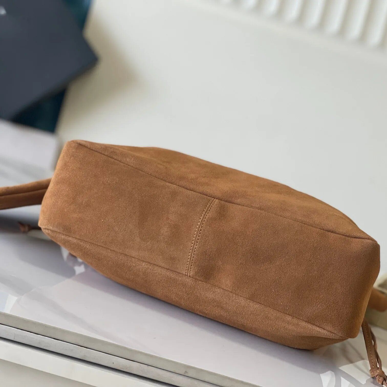 Large‑capacity Commute Designe - Leatherwork Workshop recension och pris